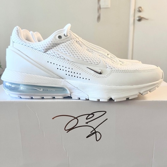 Nike Air Max Pulse Women’s Shoes Sneakers White/Summit White FD6409-101 - 9 - Picture 2 of 3